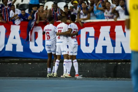 Em jogaço, Bahia vence o Botafogo fora de casa e assume a vice-liderança da Série A